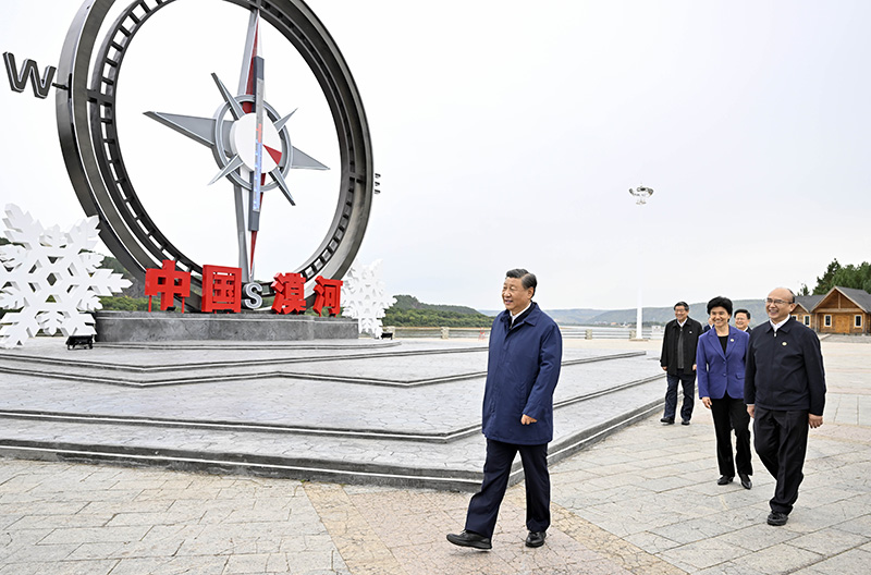 9月6日至8日，中共中央總書記、國(guó)家主席、中央軍委主席習(xí)近平在黑龍江考察。這是6日下午，習(xí)近平在大興安嶺地區(qū)漠河市北極村考察。